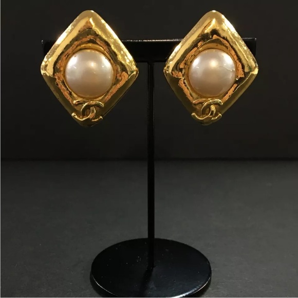 CHANEL CC Logo Pearl & Gold Tone Earrings - Picture 1 of 8